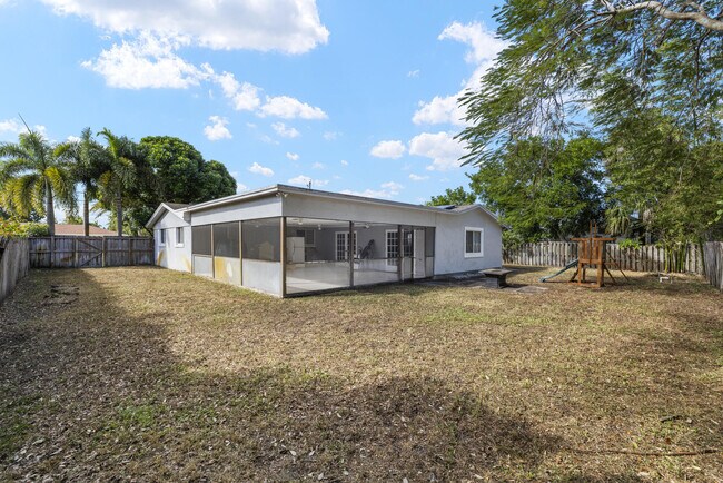 Building Photo - 6918 Tradewind Way