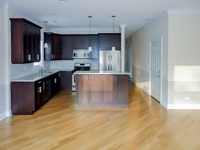 Foto del edificio - 3229 N Kenmore Ave