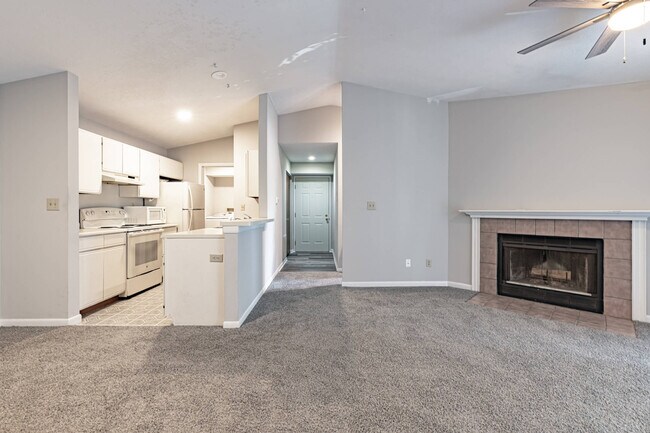 Building Photo - 1310 Hollow Run