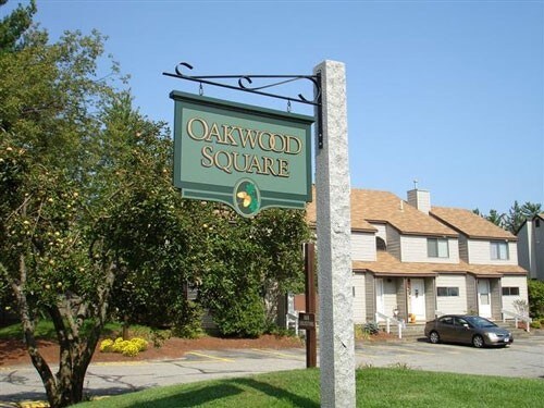 Building Photo - Oakwood Square Townhomes