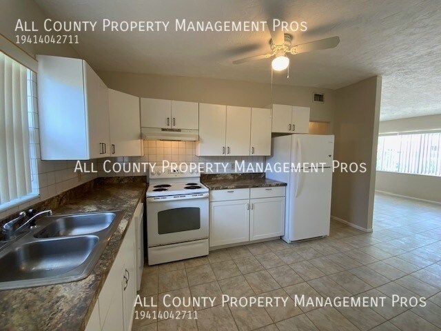 Foto del edificio - Duplex, Close to Indian Beach Sapphire Sho...