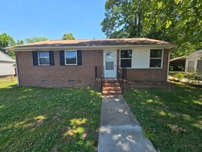 Building Photo - 531 N Azalea Rd