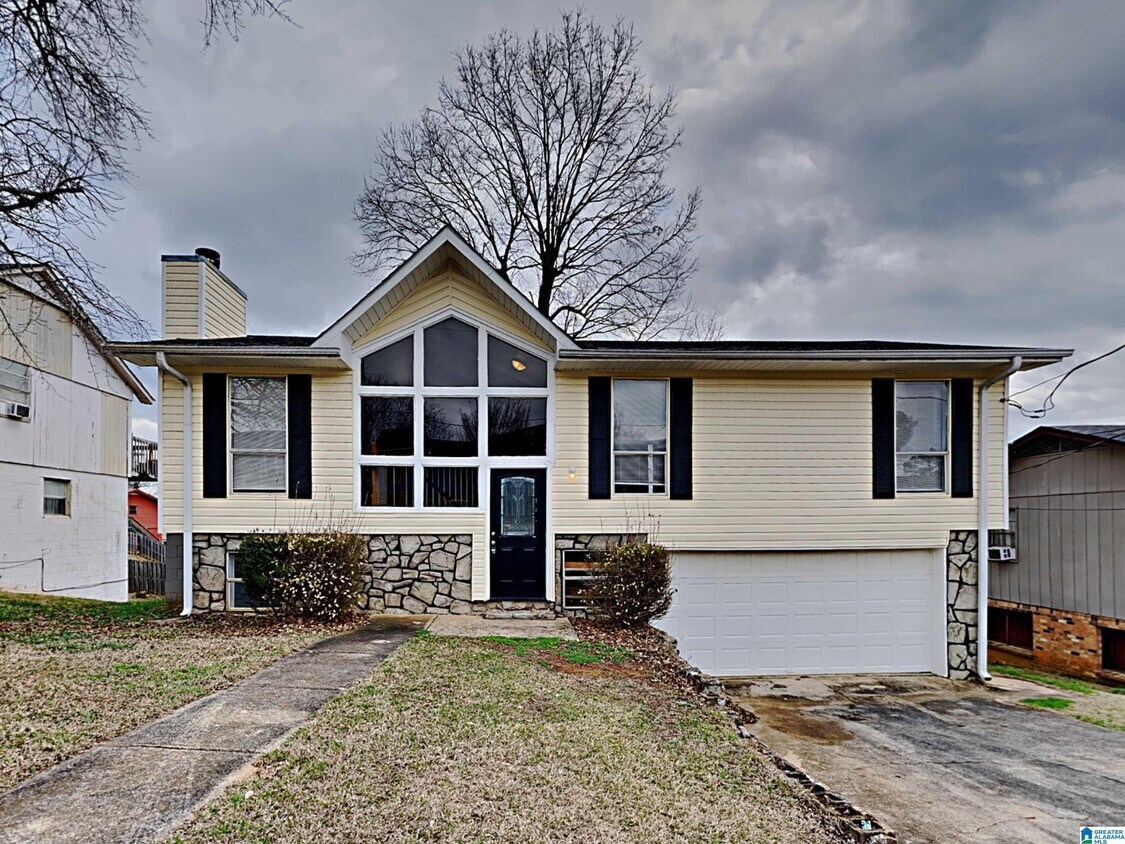 Primary Photo - 213 Closhire Dr