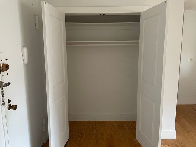 Foto del edificio - Charming 1BR Condo in Brooklyn