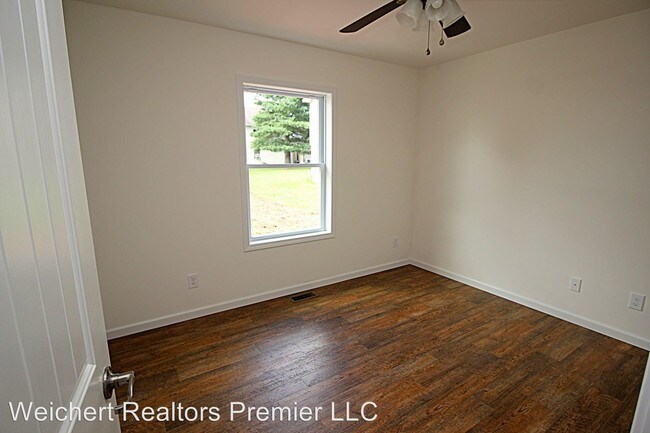 Building Photo - 8824 PA-405