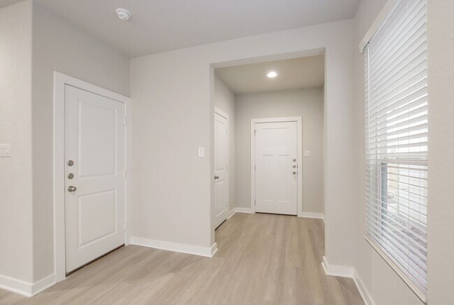 Foto del edificio - 3/2.5 Duplex Townhome in Stadium Pointe