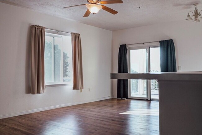 Foto del edificio - 165 Albion Village Way