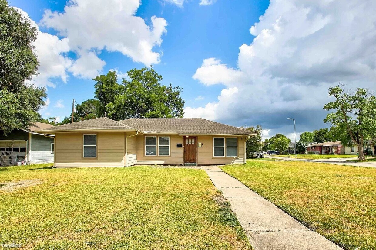 Foto principal - 4 br, 1 bath House - 1502 Hankamer Ave