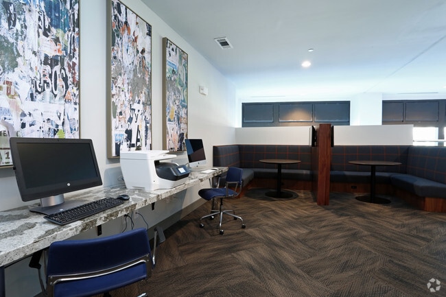 Study Lounge - Berkshire Chapel Hill Apartments