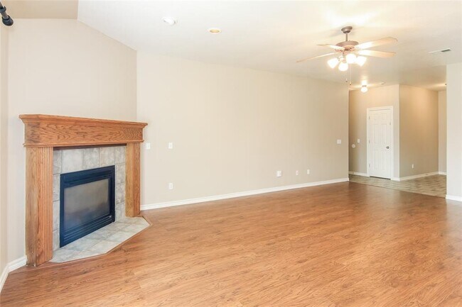 Building Photo - 334 Bozeman Tr