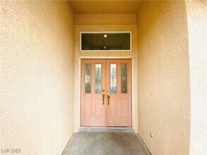 Building Photo - 8736 Vista Ladera Ct