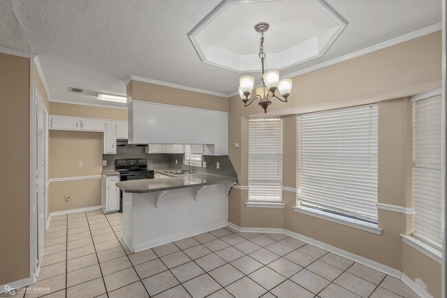 Building Photo - 2637 Brown St