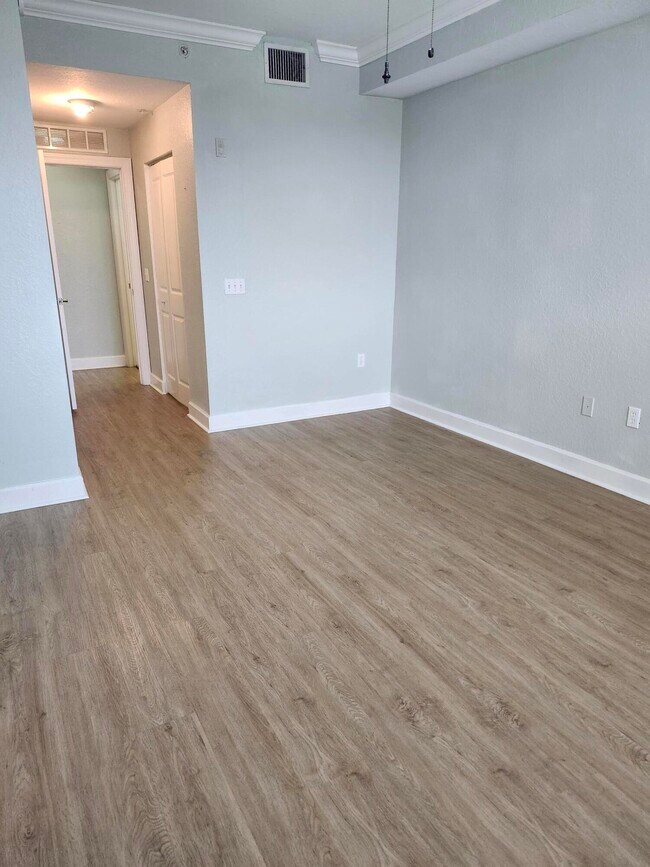 Foto del edificio - 1660 Renaissance Commons Blvd