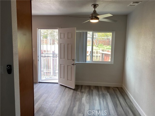 Foto del edificio - 8415 Tokay Ave