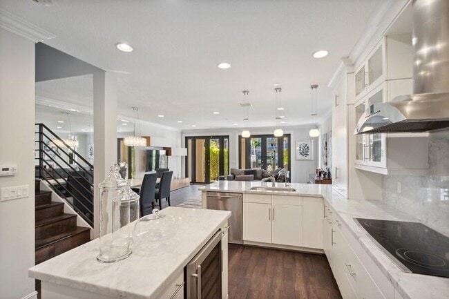 Building Photo - 95 Isle of Venice Dr
