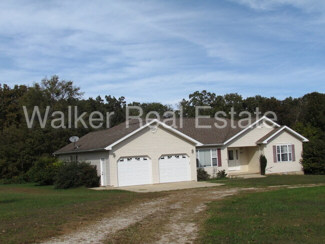 Building Photo - 20885 Blackberry Ln