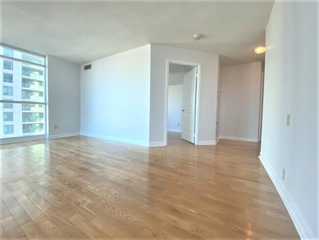 Photo du bâtiment - 225 Sherway Gardens Rd