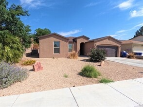 Building Photo - 928 Flora Vista Dr