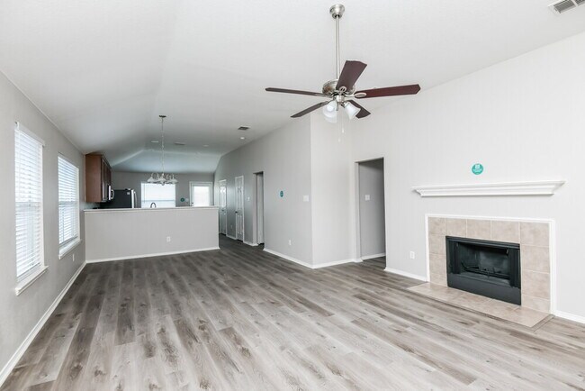 Foto del edificio - 1205 Artesia Dr