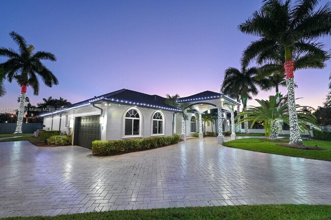 Building Photo - 9700 SW 58th St