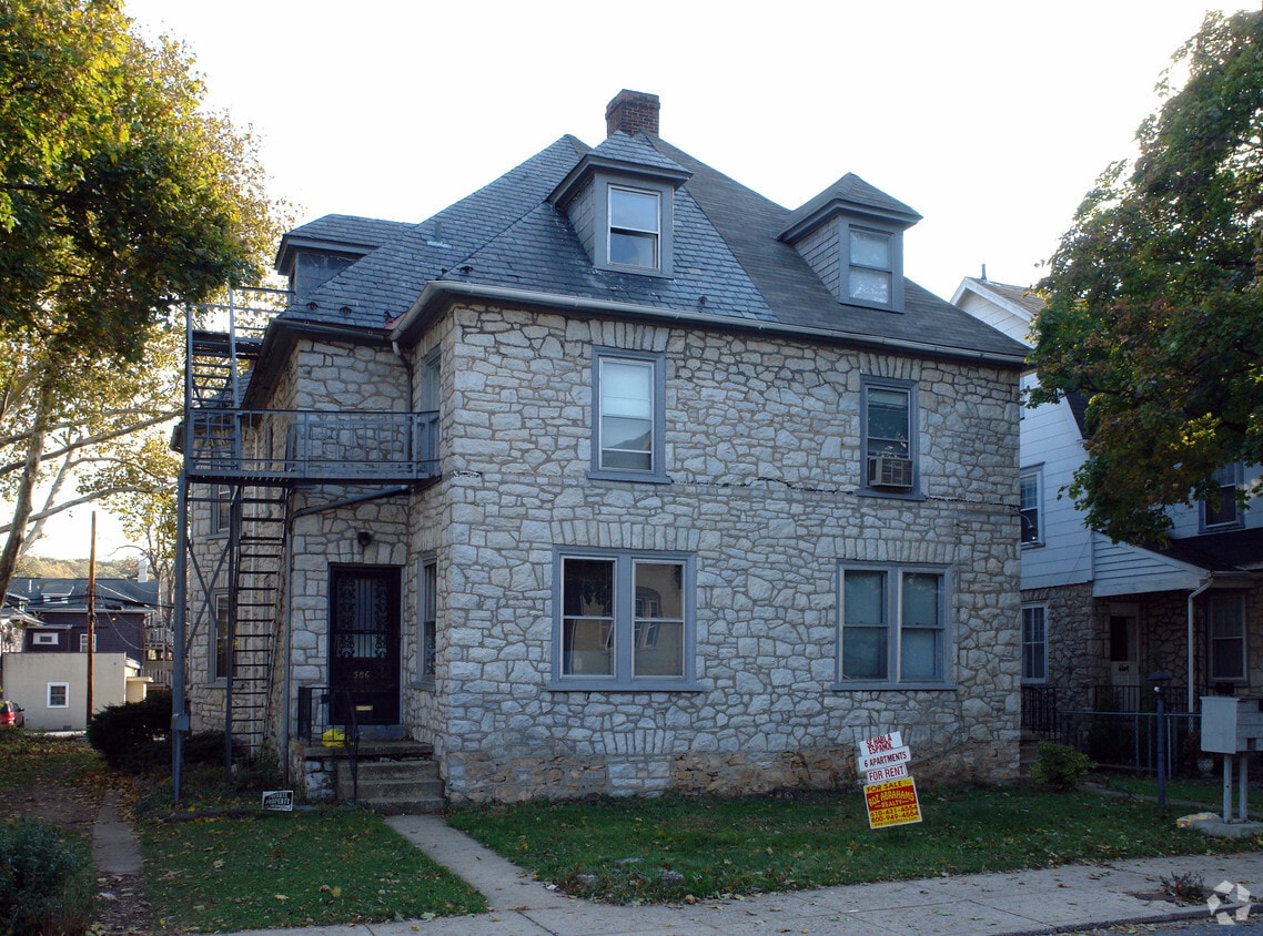 584 586 E Chestnut St Apartments in Coatesville, PA