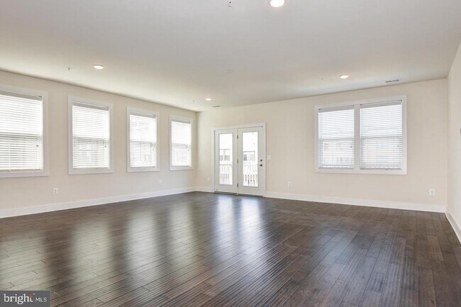 Foto del edificio - 44858 Tiverton Sq