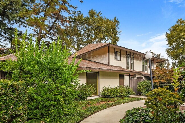 Foto del edificio - 5422 Roundtree Ct