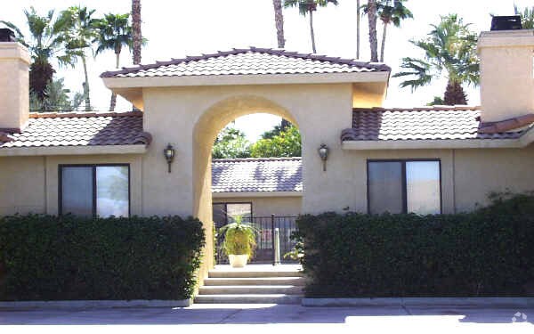 Primary Photo - 73575 Shadow Mountain Dr