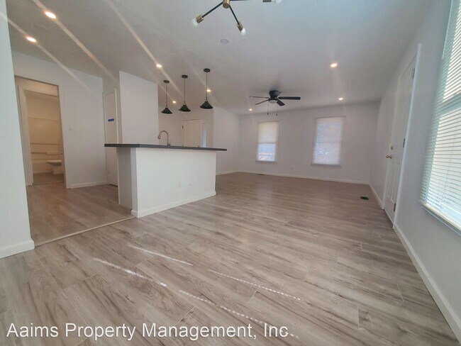 Building Photo - 3 br, 2 bath House - 104 Greeley Cir.