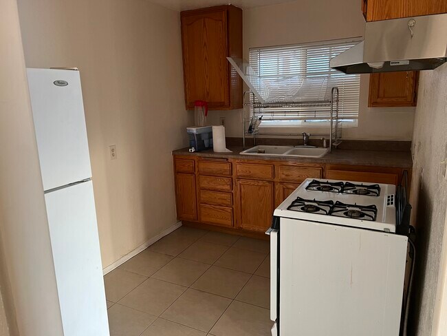 Kitchen - 1912 Church St
