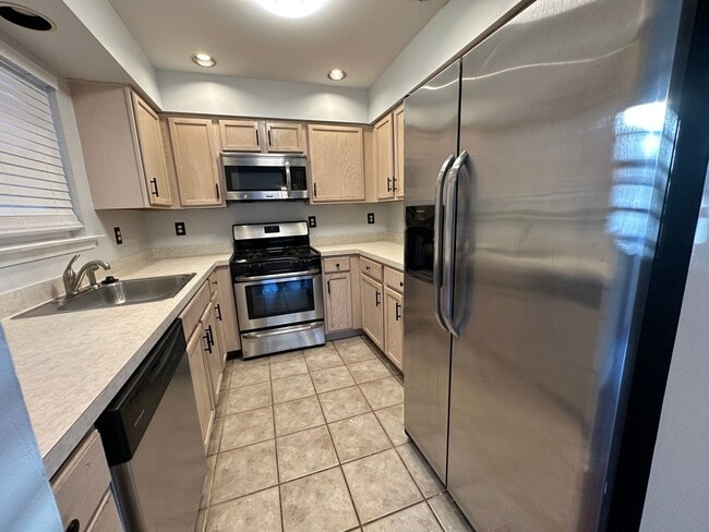 Foto del edificio - 3 Bedroom Rowhome In A Private Community