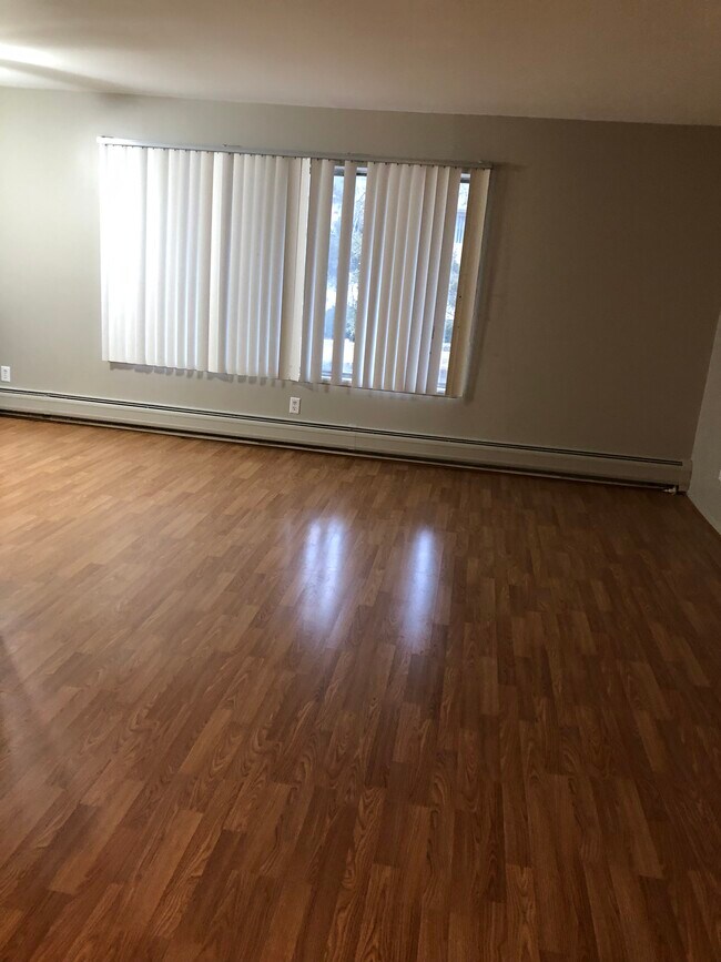 33297 Kingslane Ct Unit 6, Farmington, MI 48336 Apartments in