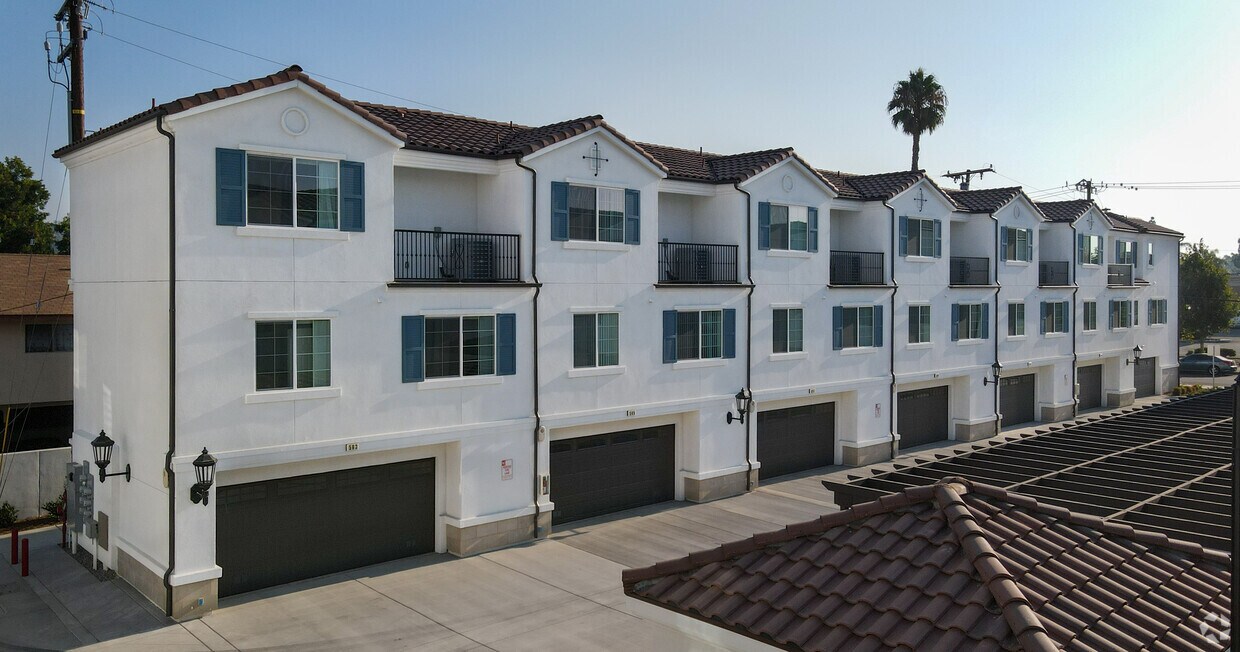 Erie Luxury Townhomes Apartments in Pomona, CA Westside Rentals
