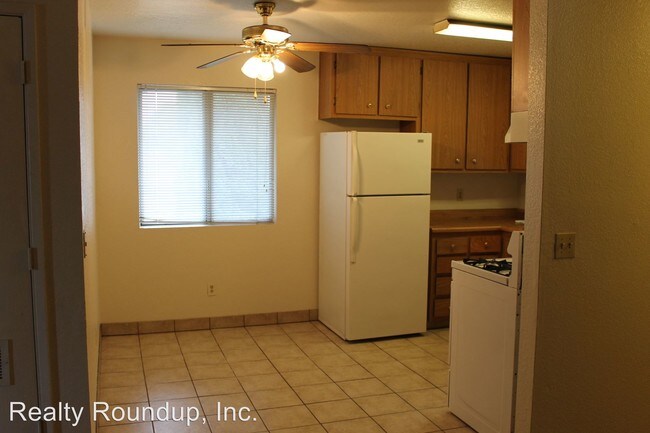 Building Photo - 831 W Swain Rd
