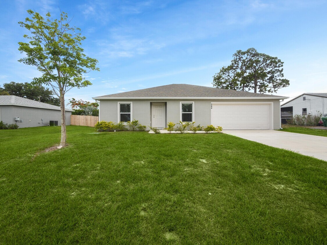 Primary Photo - 544 SE Whitmore Dr