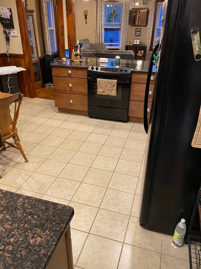 Kitchen - 71 Jean St
