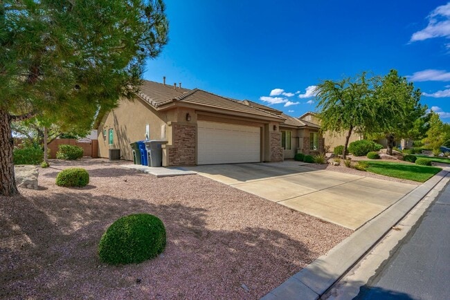 Building Photo - Beautiful Home... Don't Miss This Beauty. Won't Last...