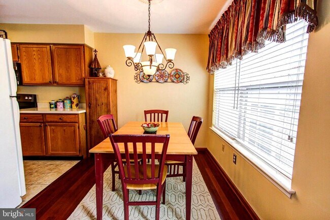 Building Photo - 686 Woodspring Dr