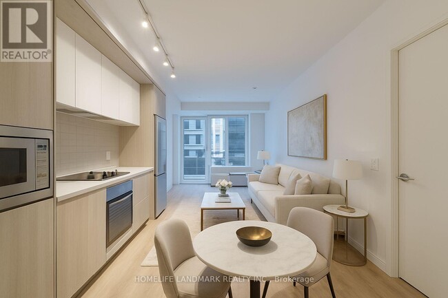 Building Photo - 395 Square One Dr