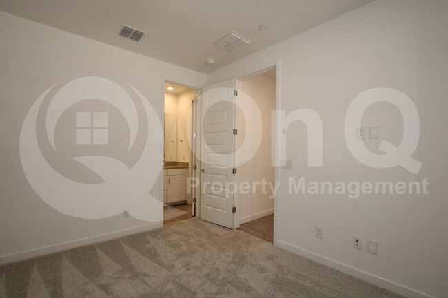 Building Photo - 4132 E Brisa Dr