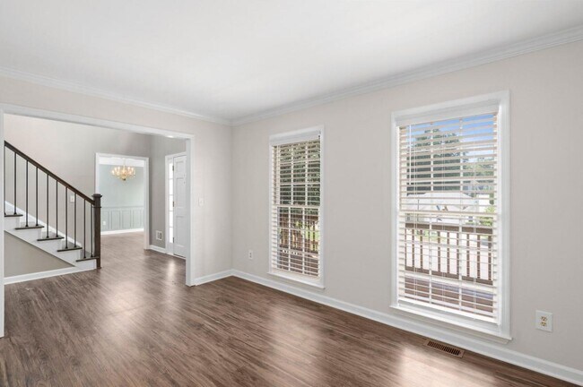 Building Photo - 230 Glen Ivy Dr