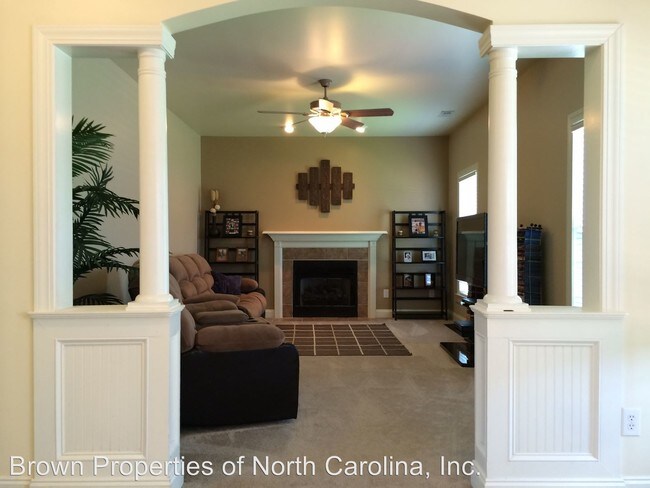 Building Photo - 228 Brookstone Way