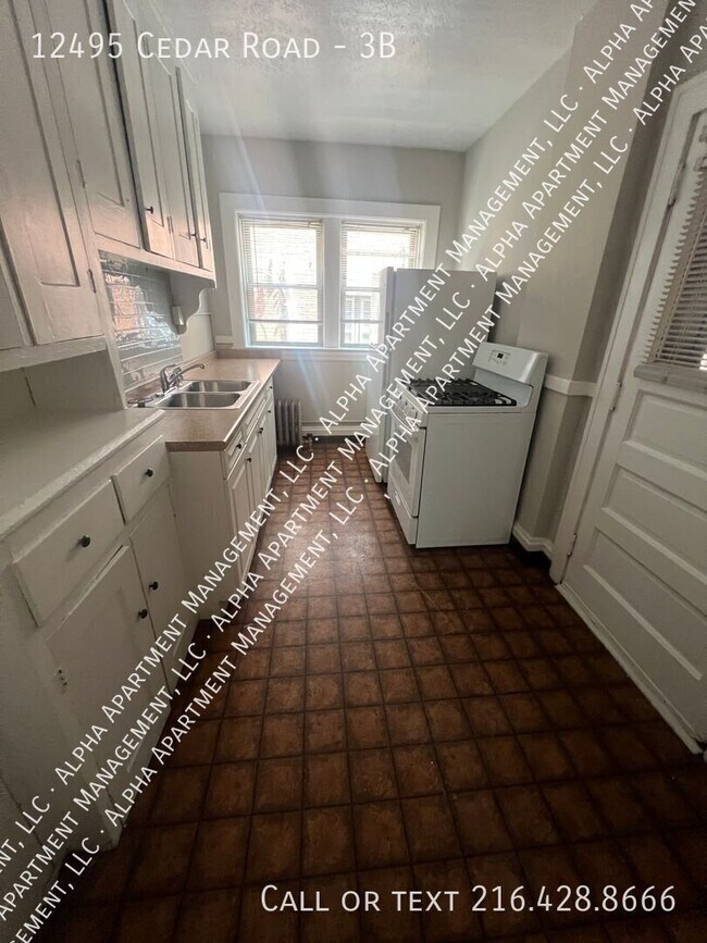 Foto del edificio - 12495 Cedar Rd