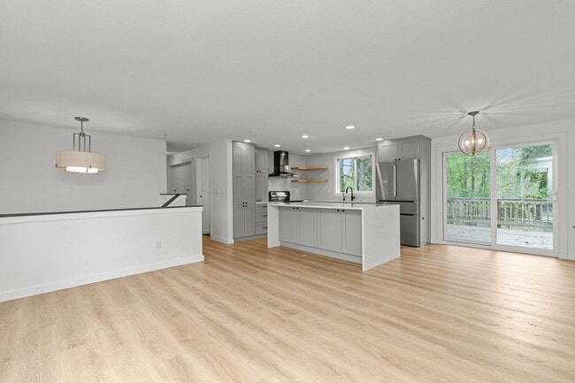 Building Photo - 4Bd Bothell Home!