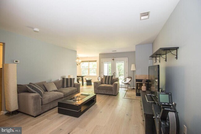 Foto del edificio - 15-B Andover Cir