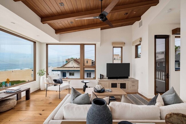 Building Photo - 108 35th St