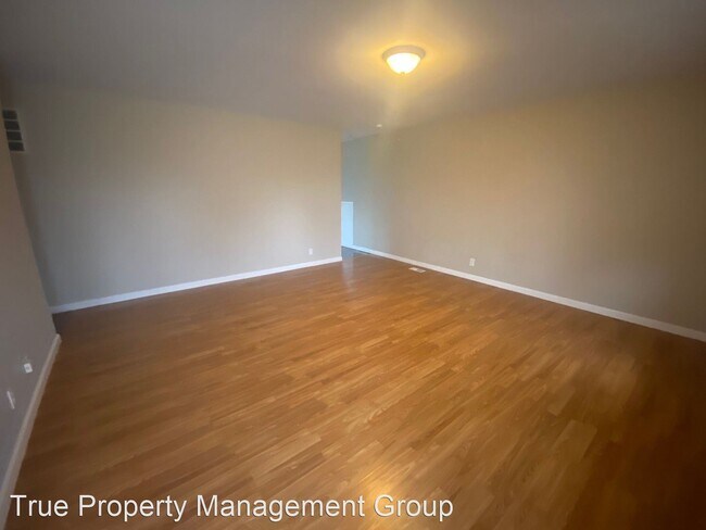 Building Photo - 3 br, 1 bath House - 8303 Barry Rd