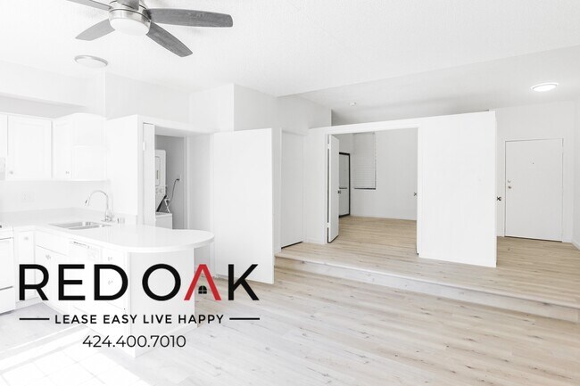 Building Photo - Fantastic Sunny One Bedroom With Kitchen A...