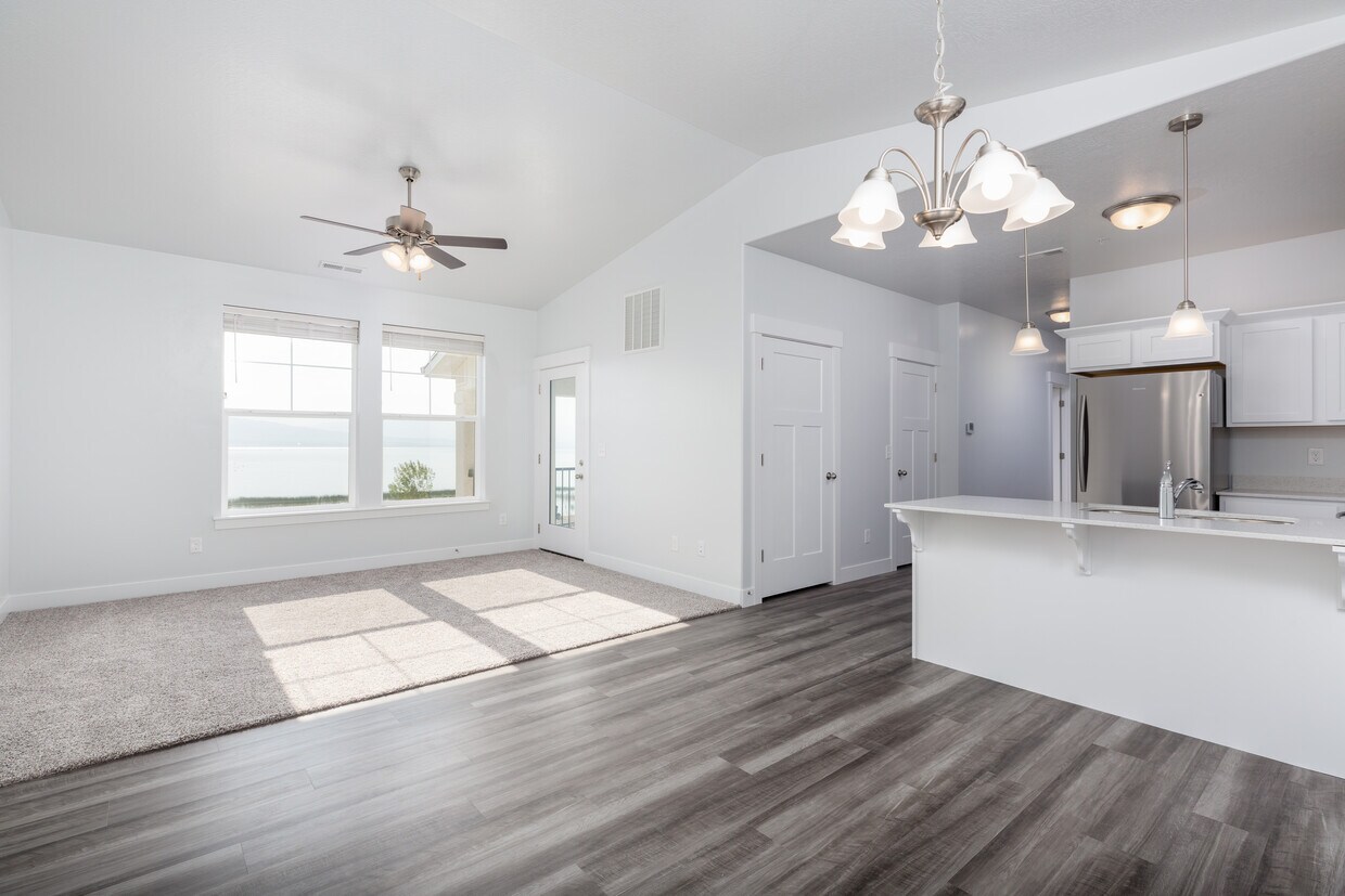 527 N 360 W, Vineyard, UT 84058 Townhome Rentals in Vineyard UT