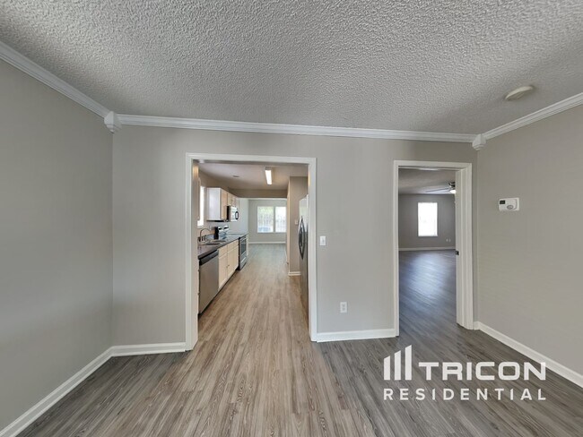 Building Photo - 108 Chapelwood Drive Columbia SC